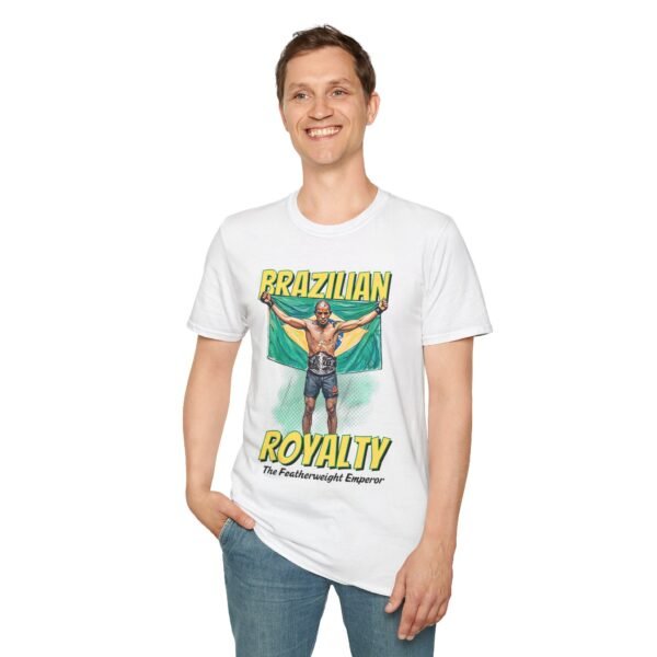 Model wearing Aldo featherweight emperor tee