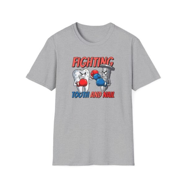 Fighting tooth and nail boxing pun t-shirt in heather gray